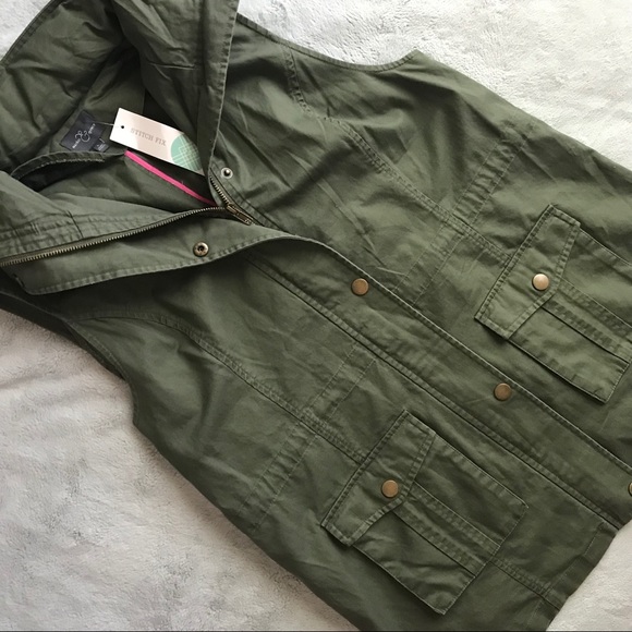 Market & Spruce Jackets & Blazers - NWT Stitch Fix Market & Spruce Cargo Army Vest